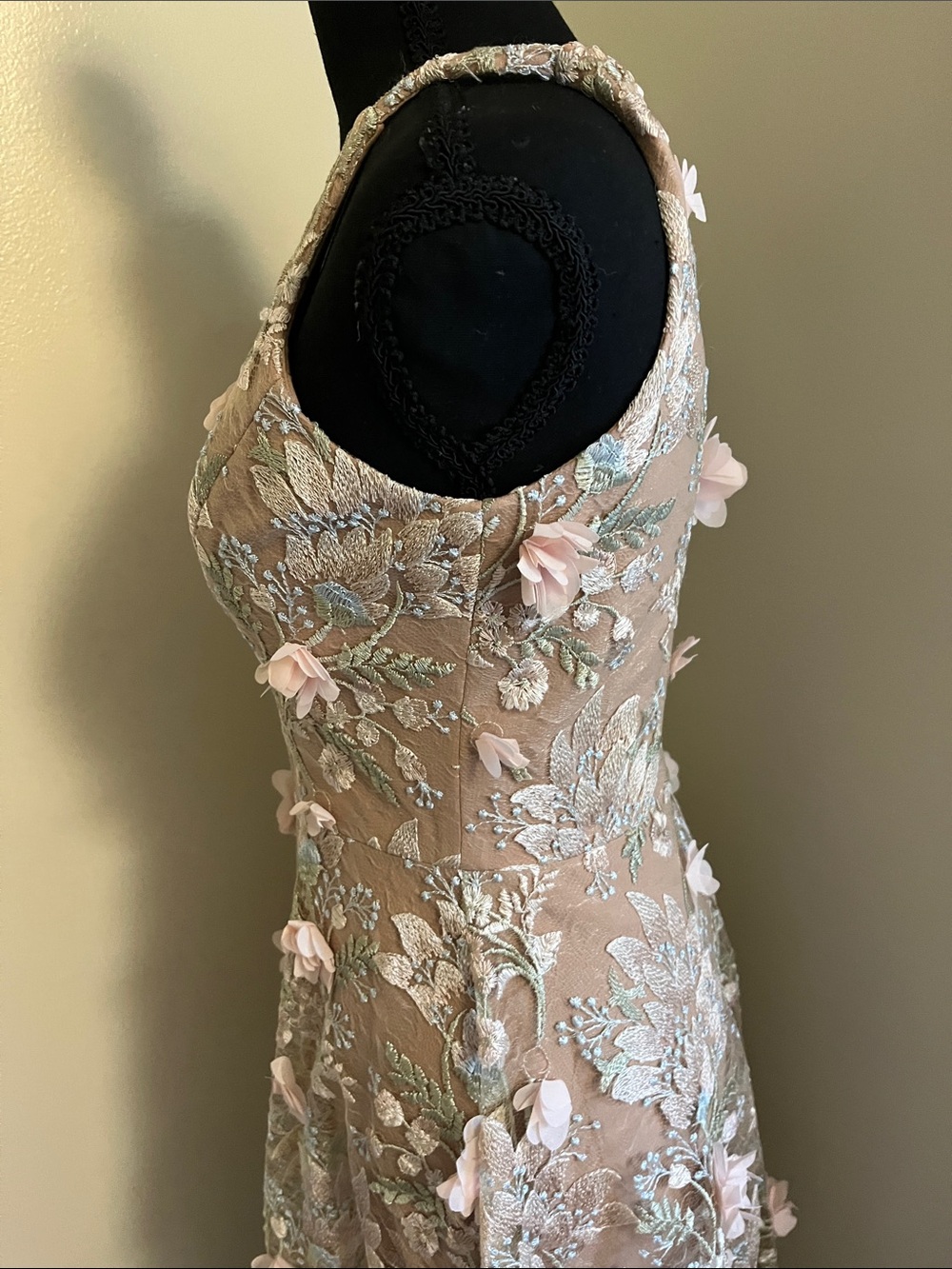 🌸 Dress the Population Audrey 3D Floral Applique Lace Gown Blush Pink Small - Picture 7 of 9